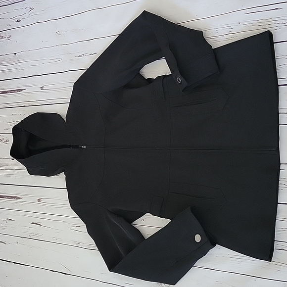 Black Jacket - Picture 3 of 8